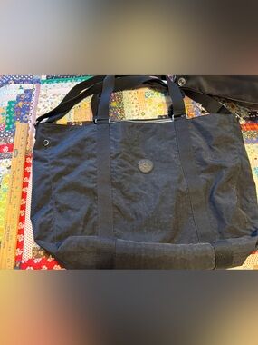 Kipling Black Men’s Duffel Tote with Webbing Straps